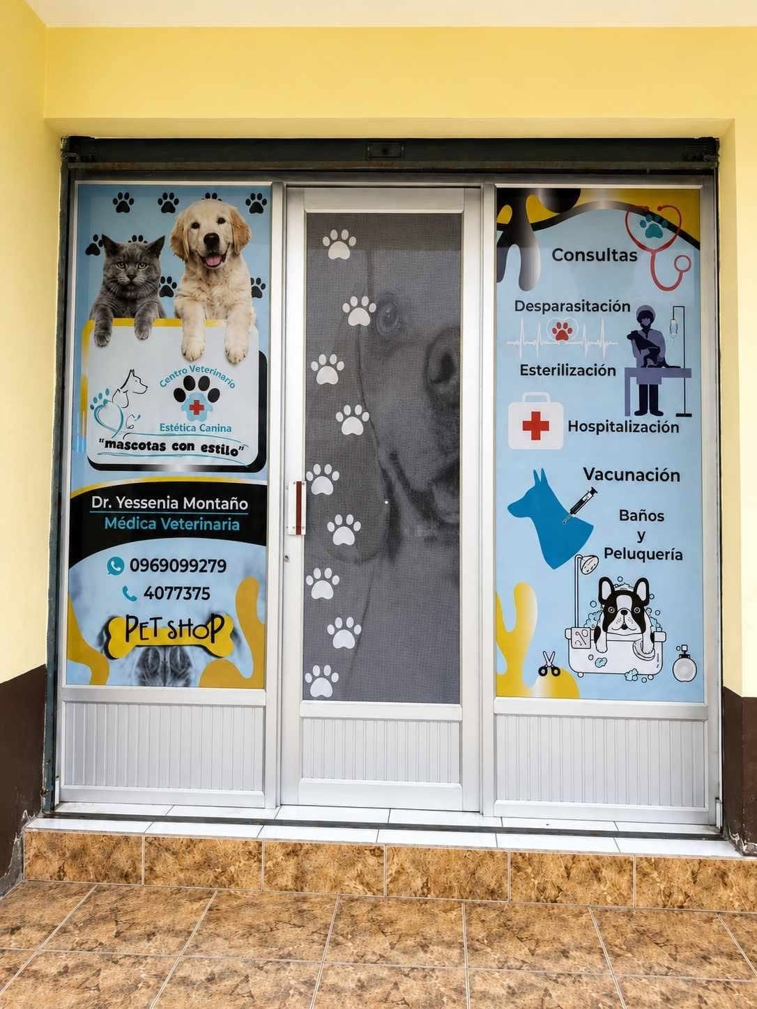 Adhesivo microperforado decorativo para puerta de vidrio veterinaria